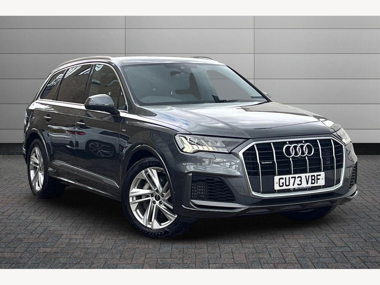 Main listing image - Audi Q7