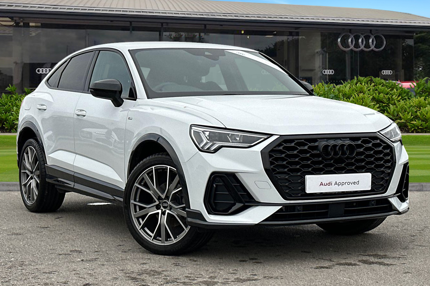 Main listing image - Audi Q3