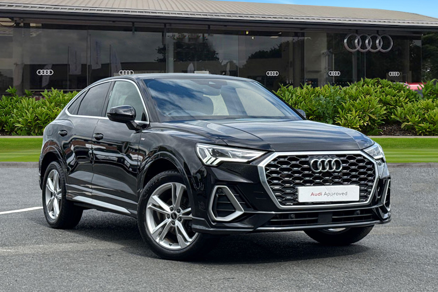 Main listing image - Audi Q3