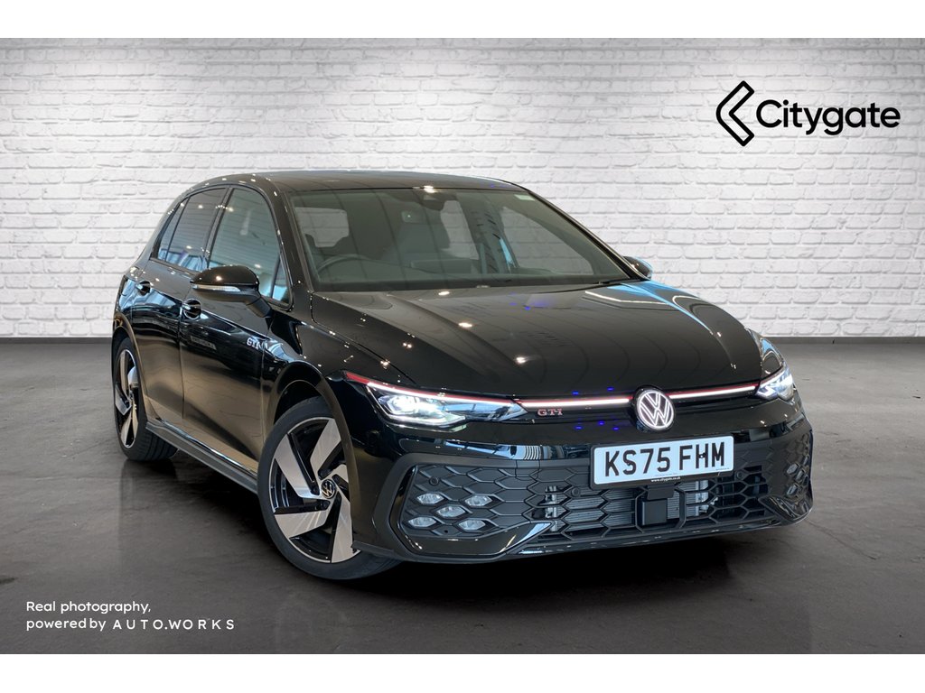 Main listing image - Volkswagen Golf