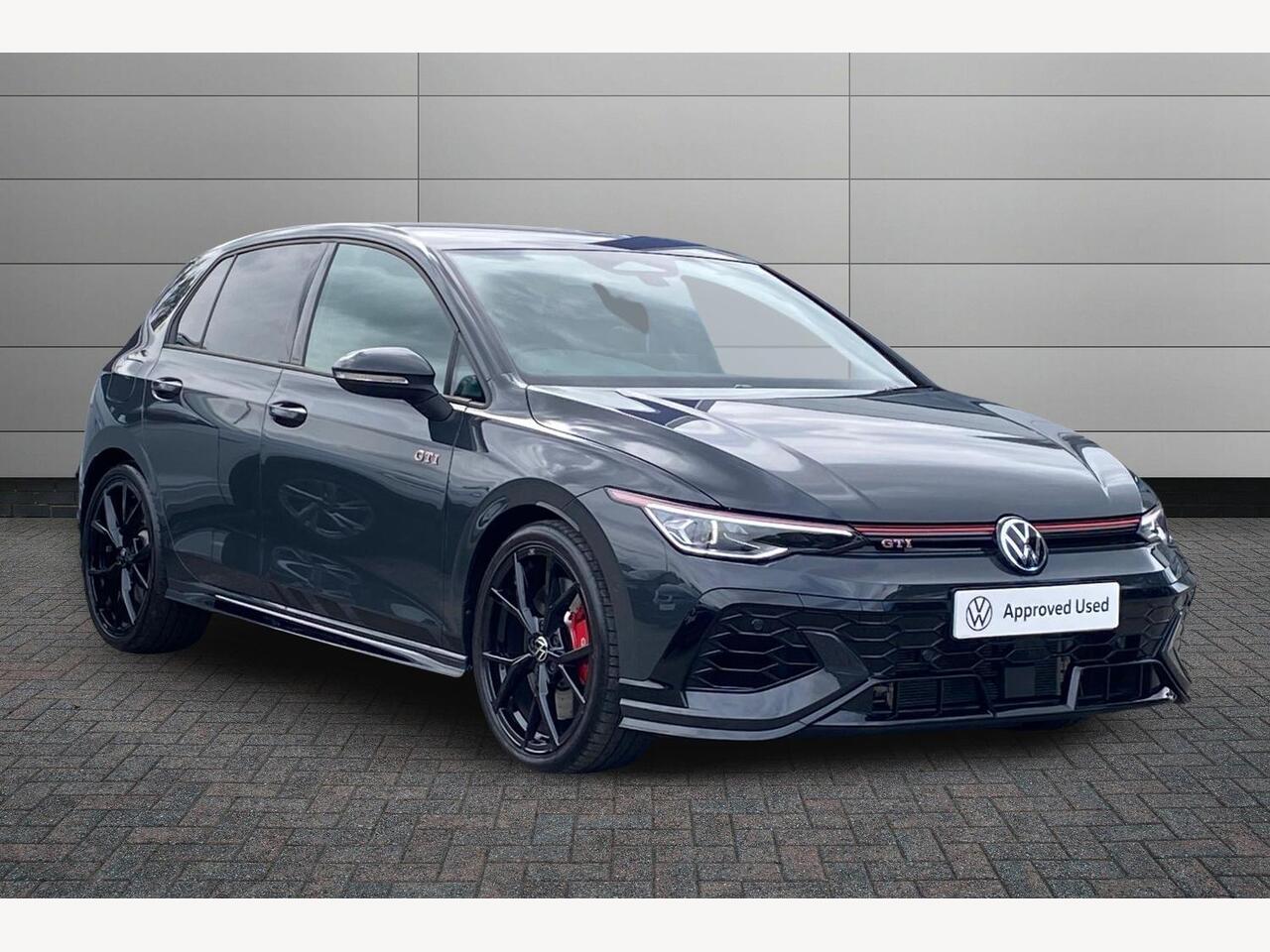 Main listing image - Volkswagen Golf