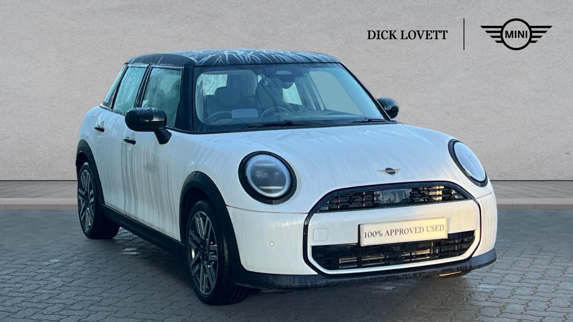 Main listing image - MINI Hatchback 5dr