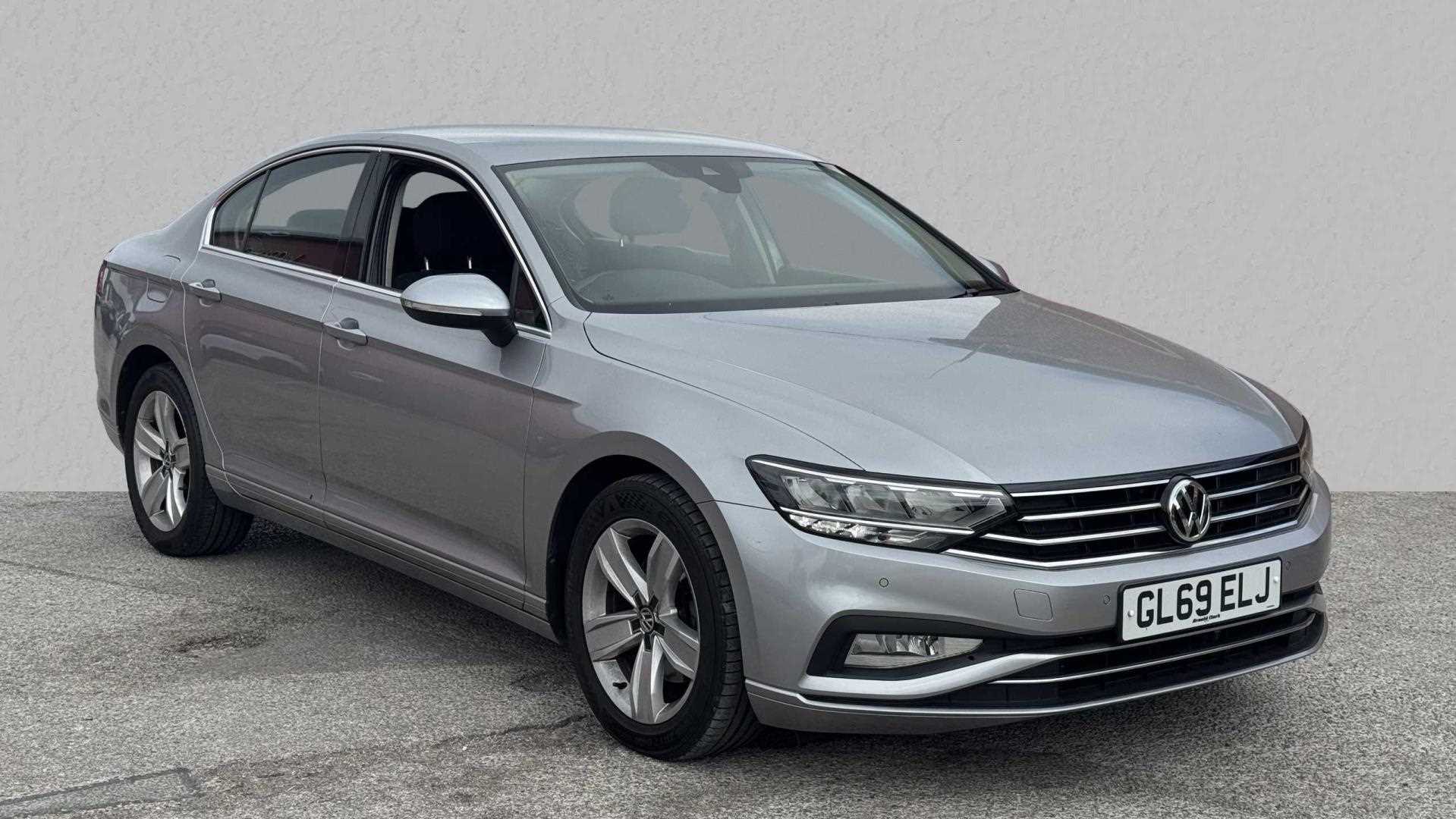 Main listing image - Volkswagen Passat