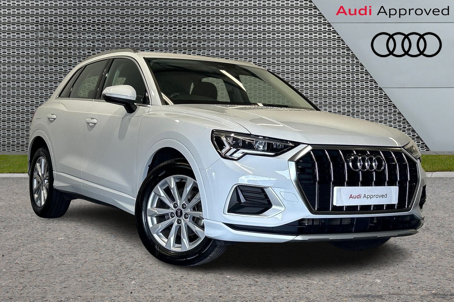 Main listing image - Audi Q3