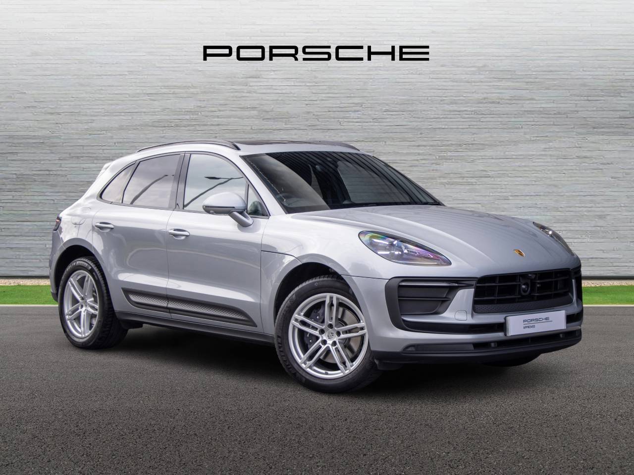 Main listing image - Porsche Macan