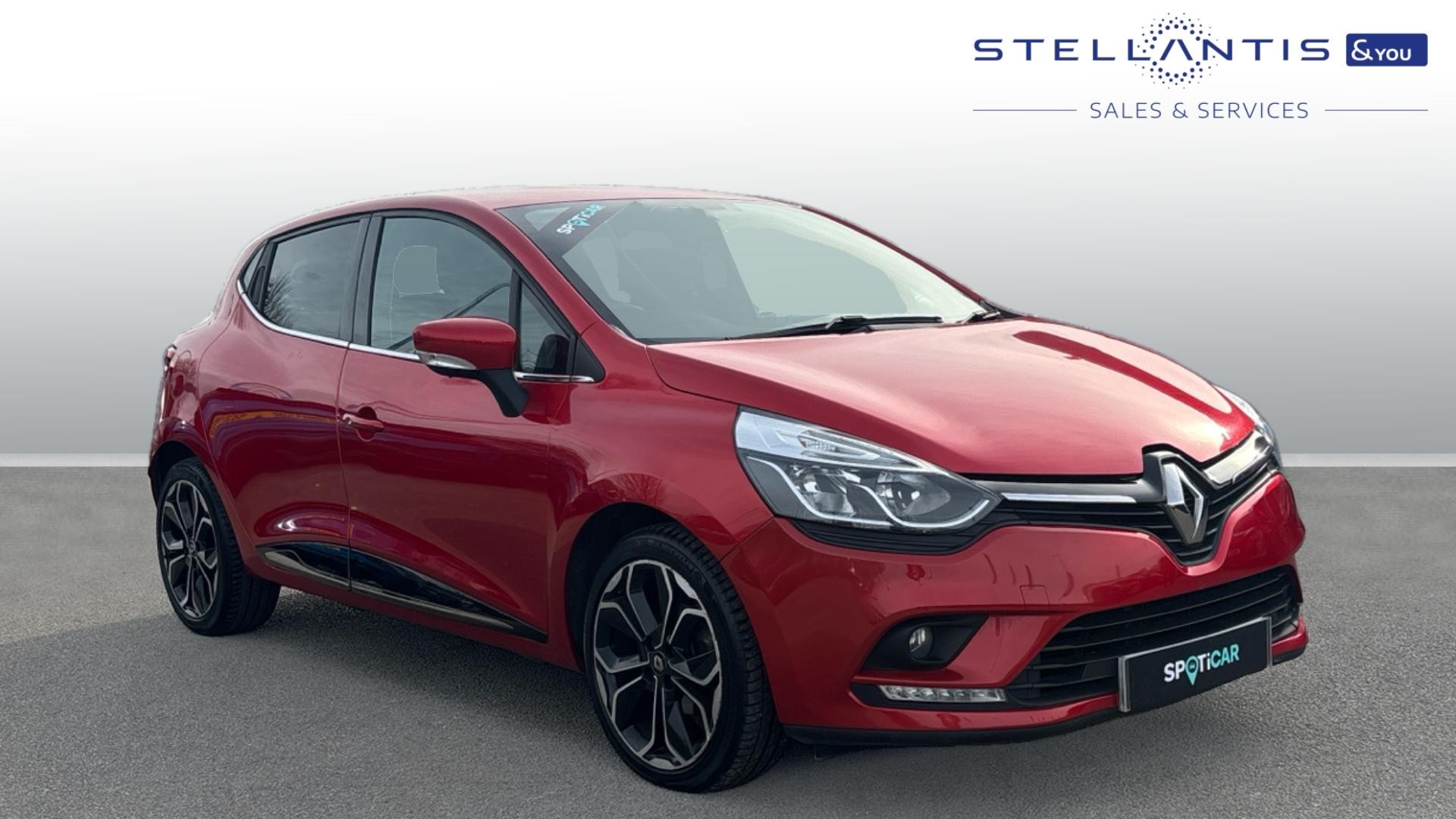 Main listing image - Renault Clio