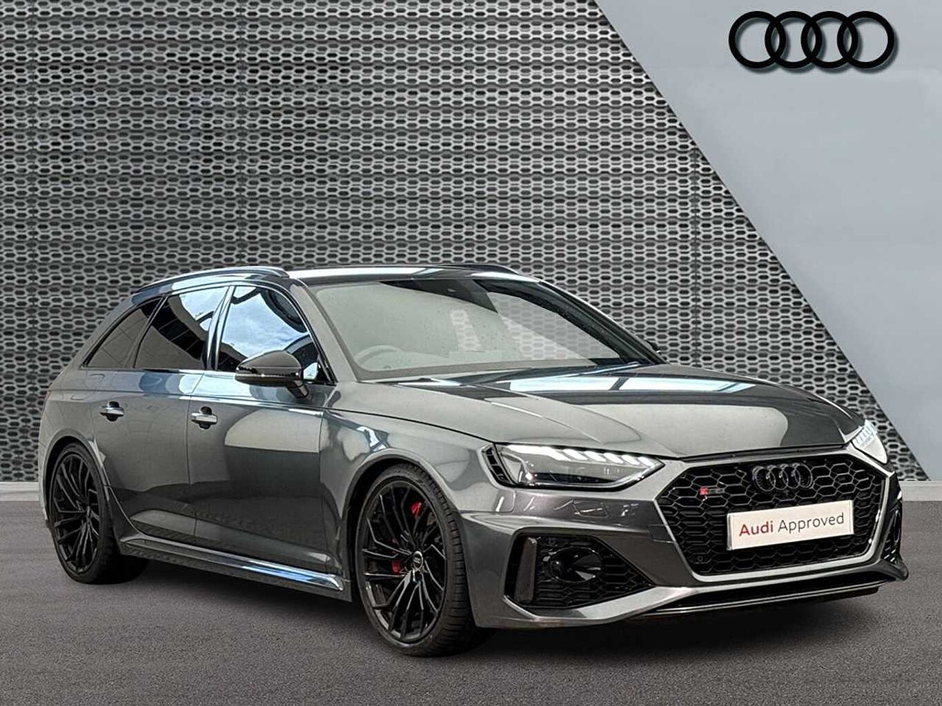 Main listing image - Audi RS4