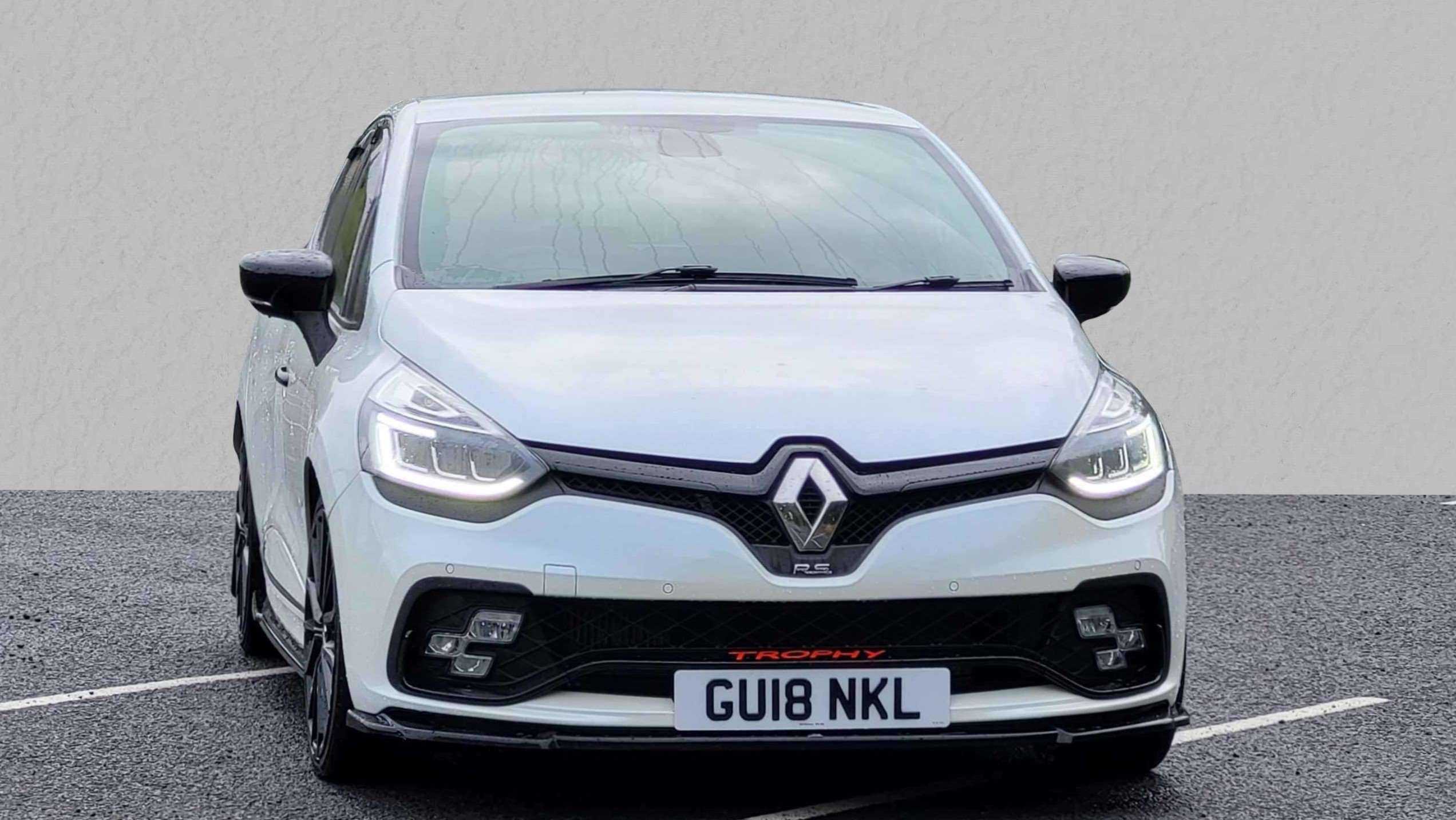Main listing image - Renault Clio
