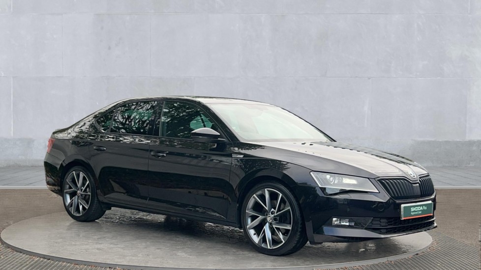 Main listing image - Skoda Superb