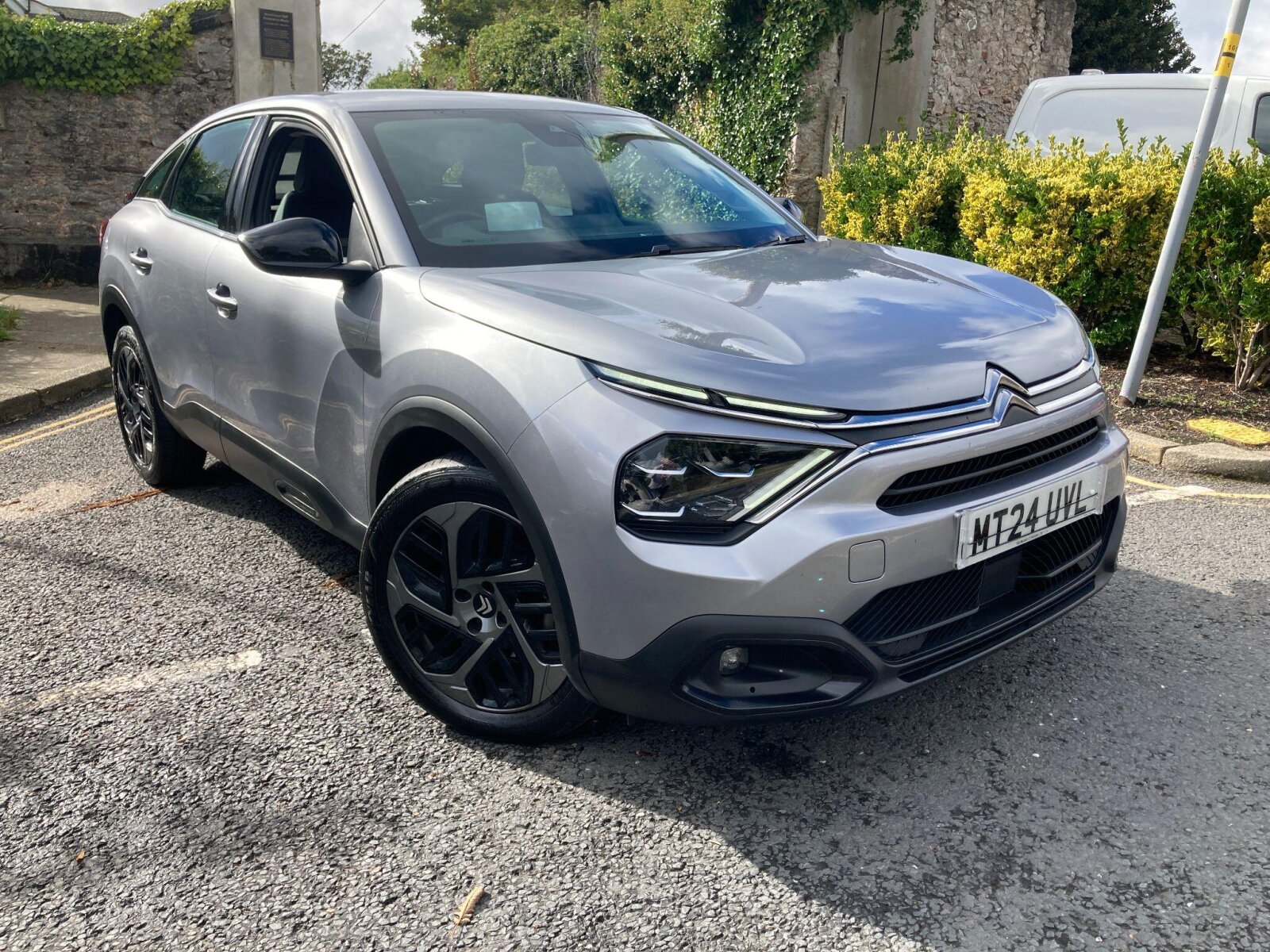 Main listing image - Citroen C4