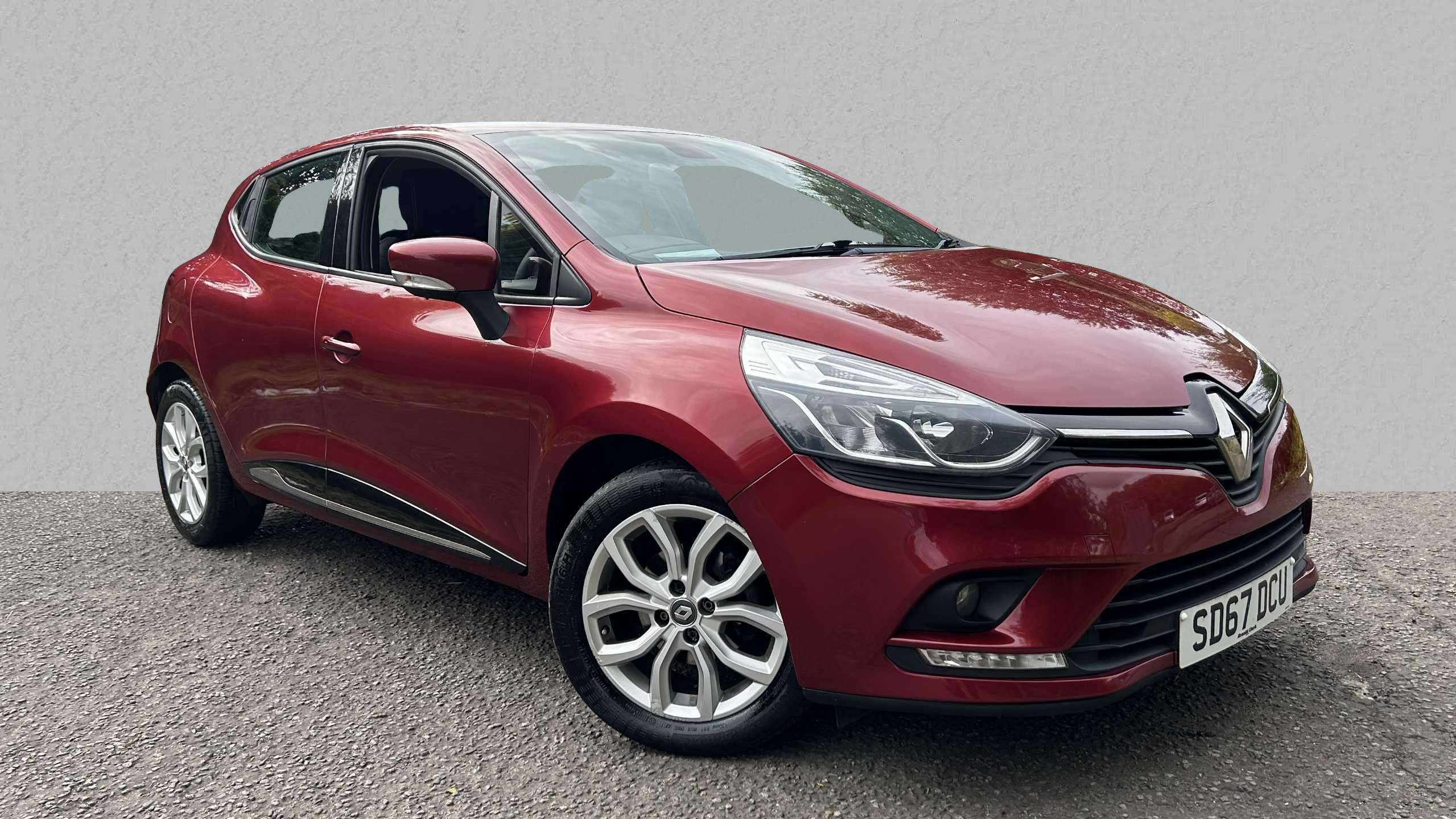 Main listing image - Renault Clio