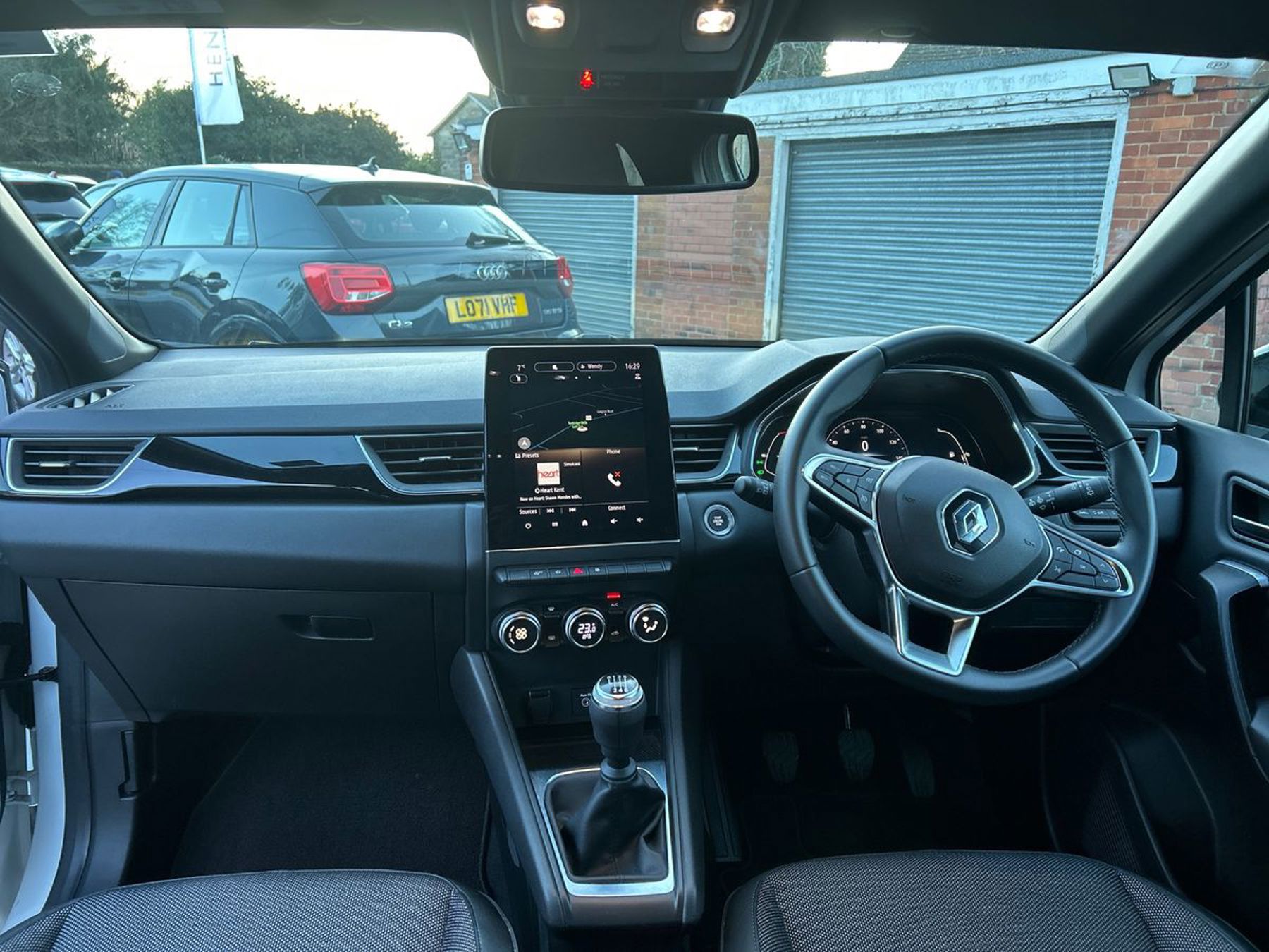 Main listing image - Renault Captur