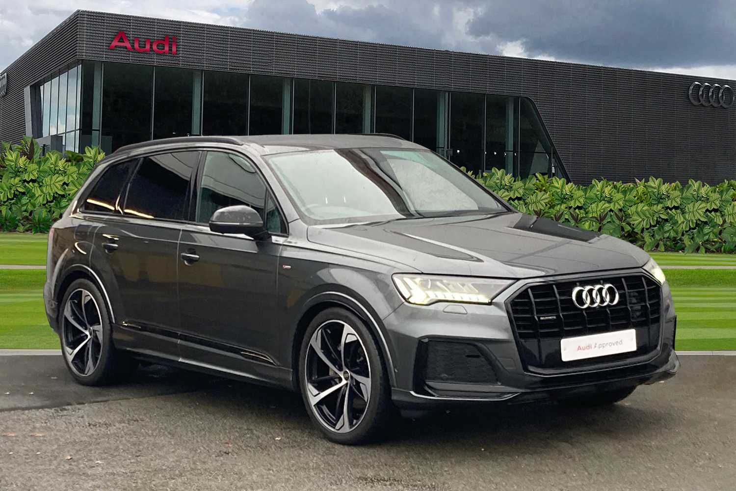 Main listing image - Audi Q7