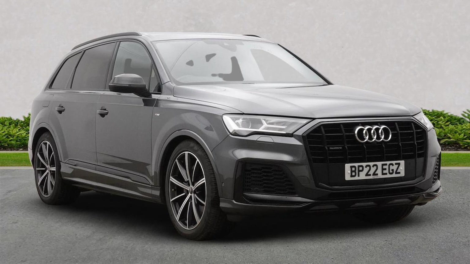 Main listing image - Audi Q7