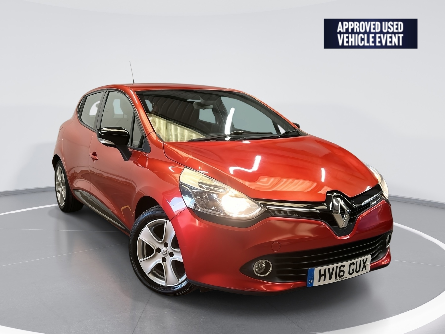 Main listing image - Renault Clio