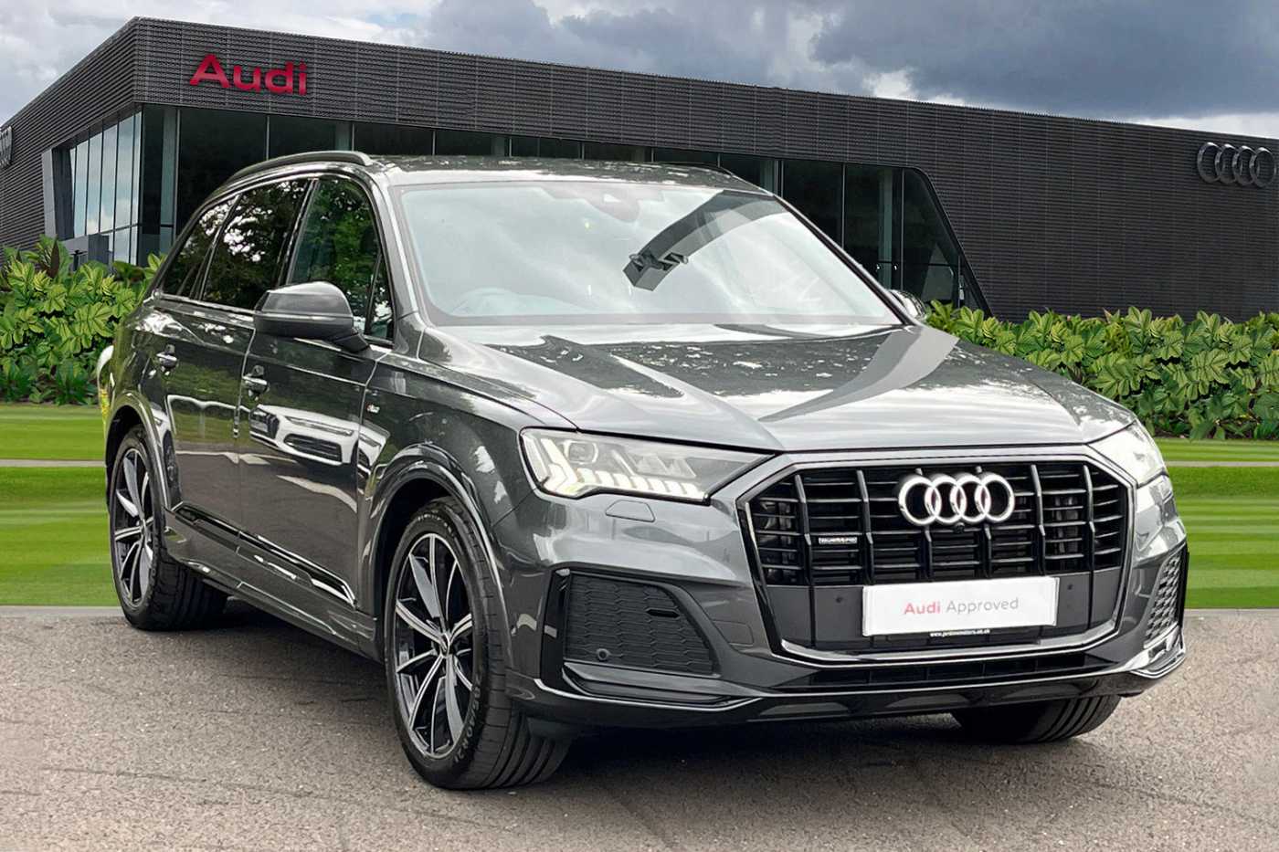 Main listing image - Audi Q7