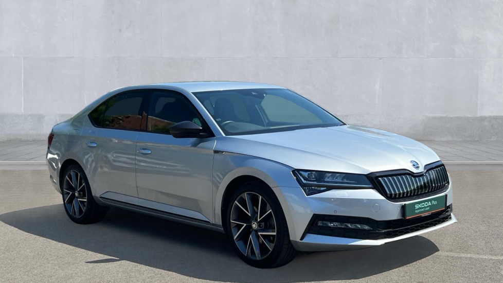 Main listing image - Skoda Superb