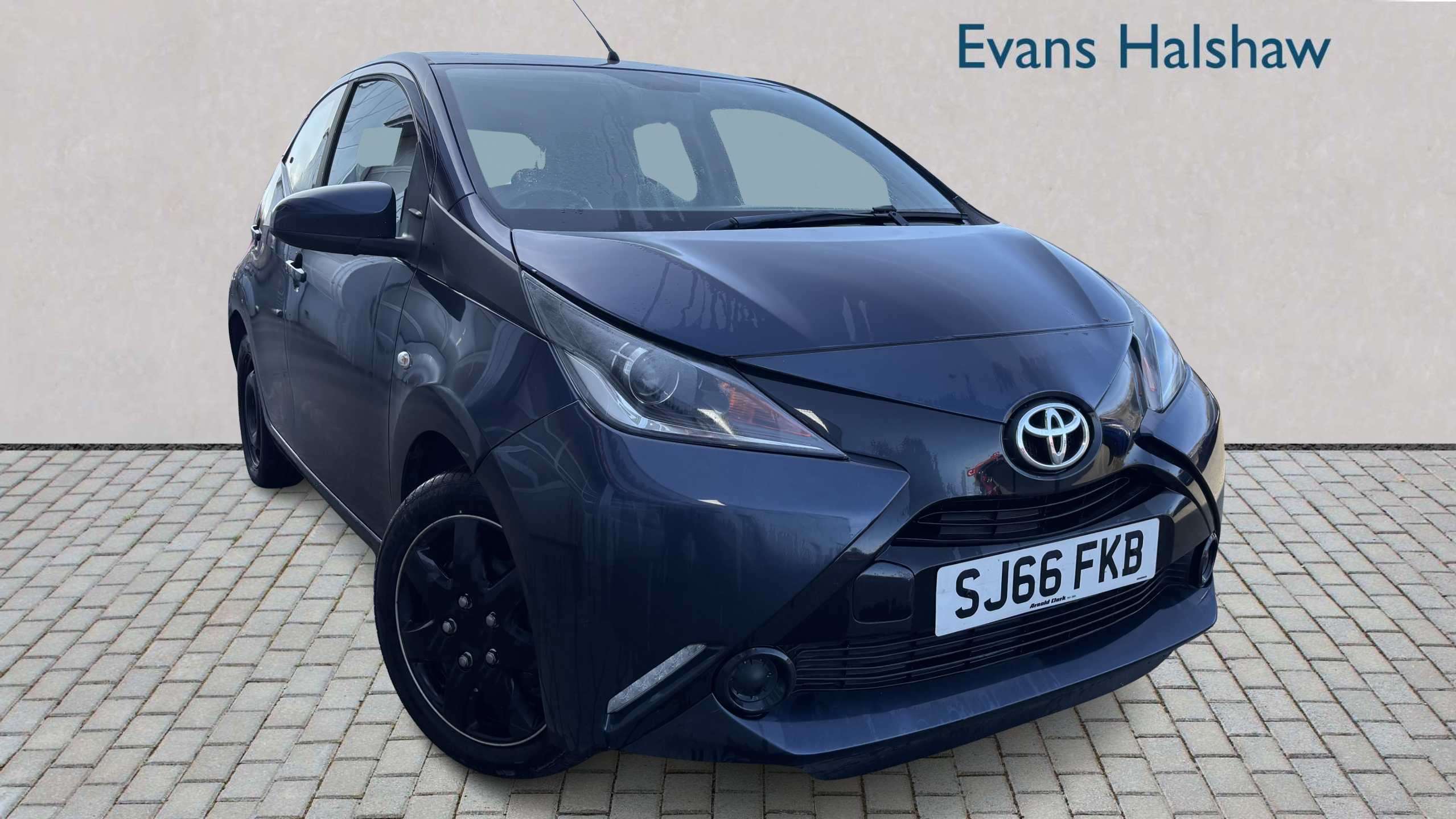 Main listing image - Toyota Aygo