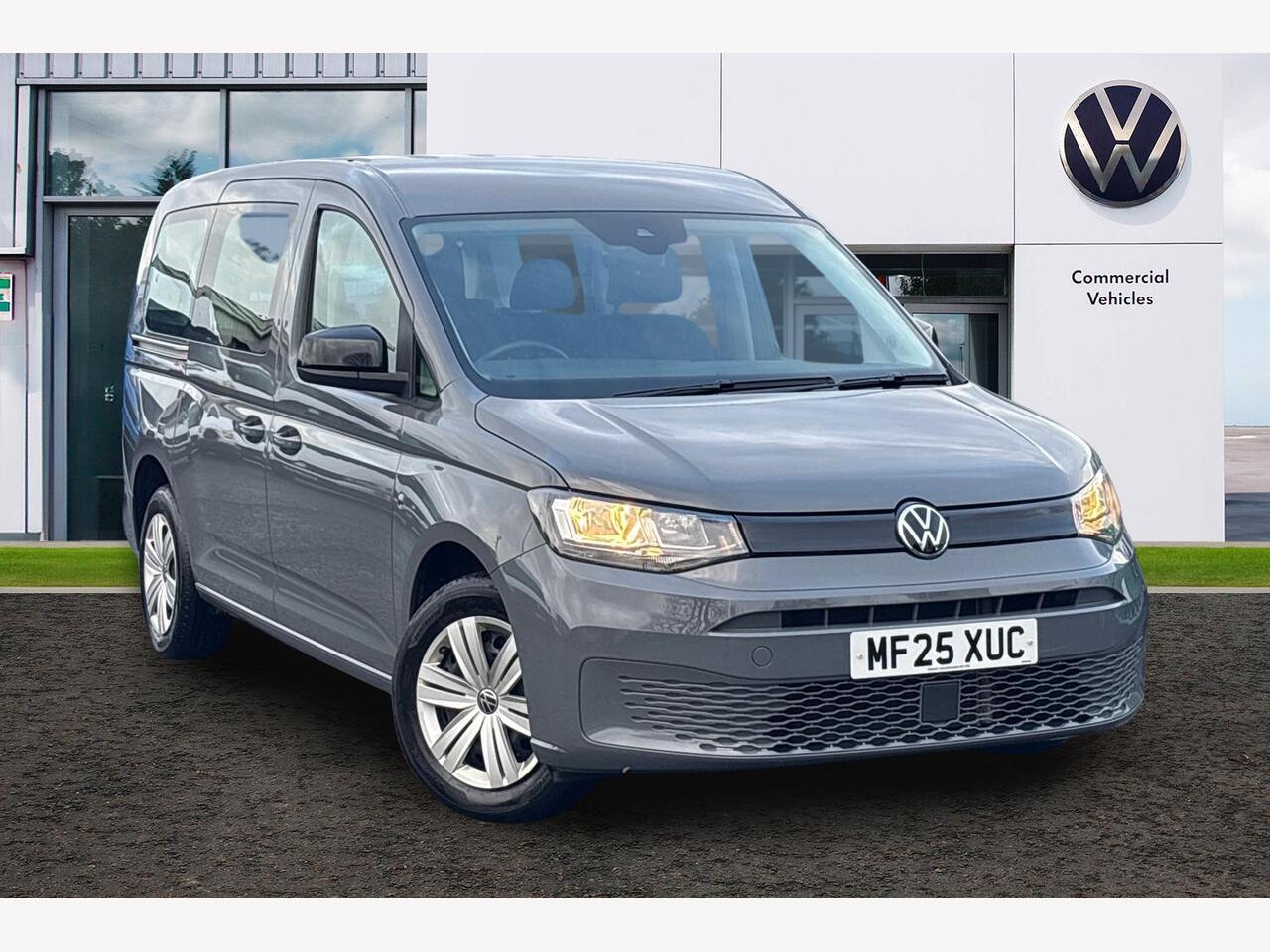 Main listing image - Volkswagen Caddy Maxi