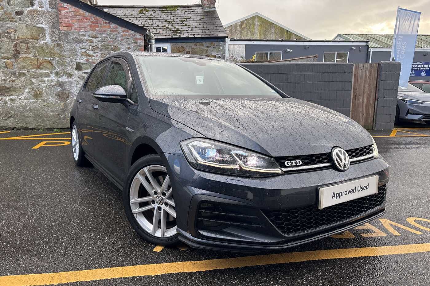 Main listing image - Volkswagen Golf
