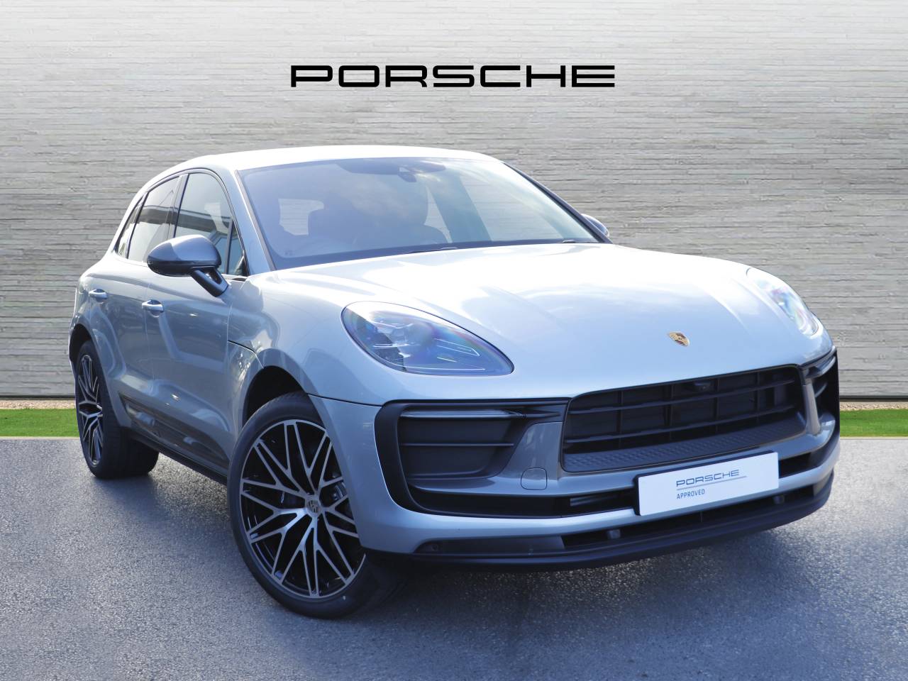 Main listing image - Porsche Macan