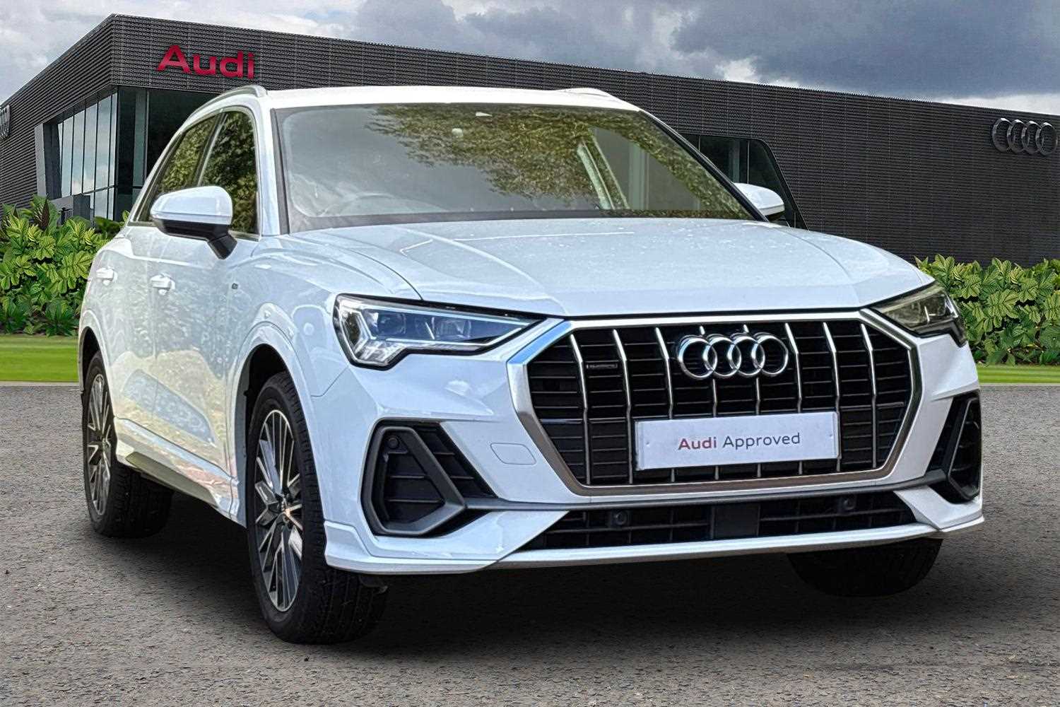 Main listing image - Audi Q3