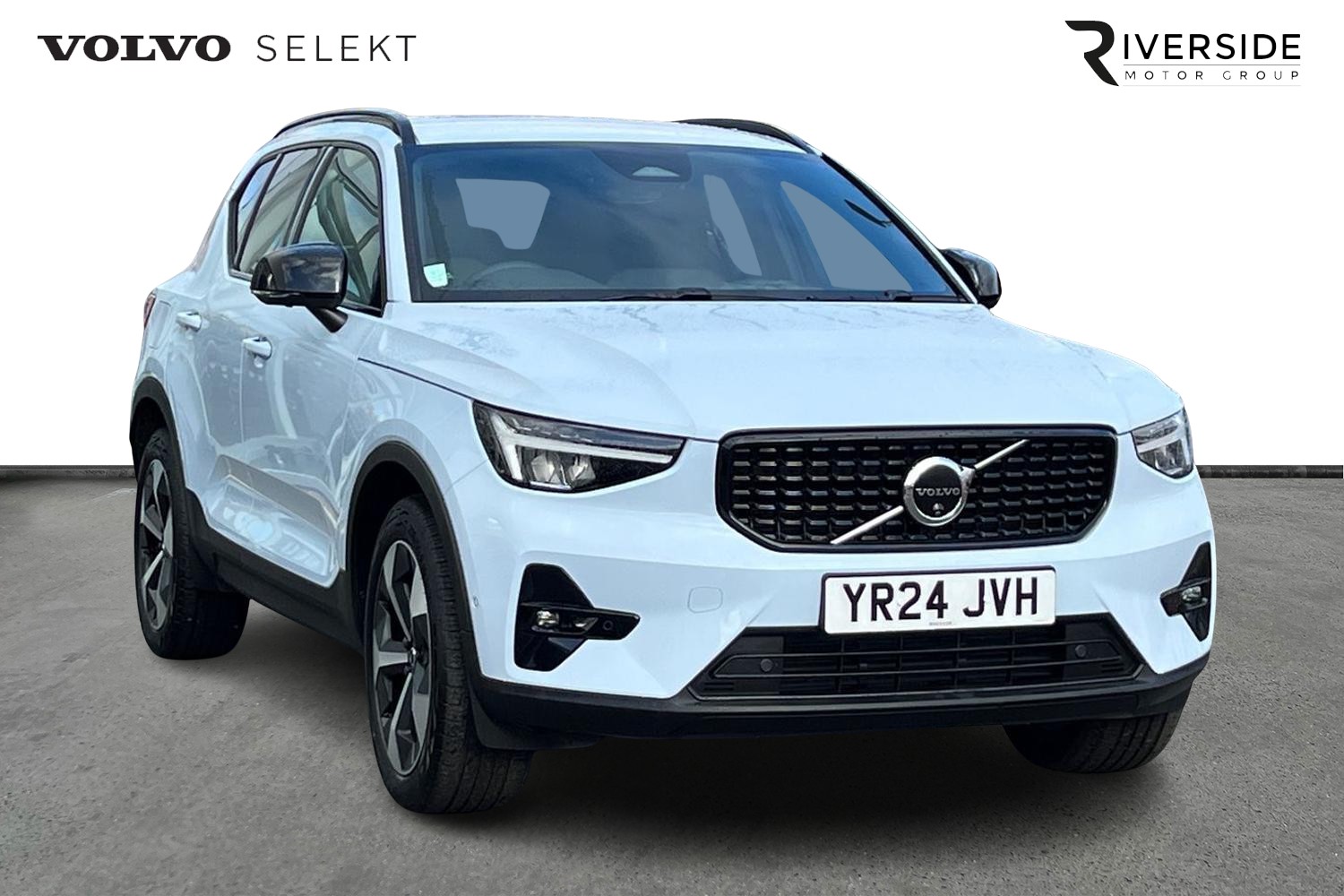 Main listing image - Volvo XC40