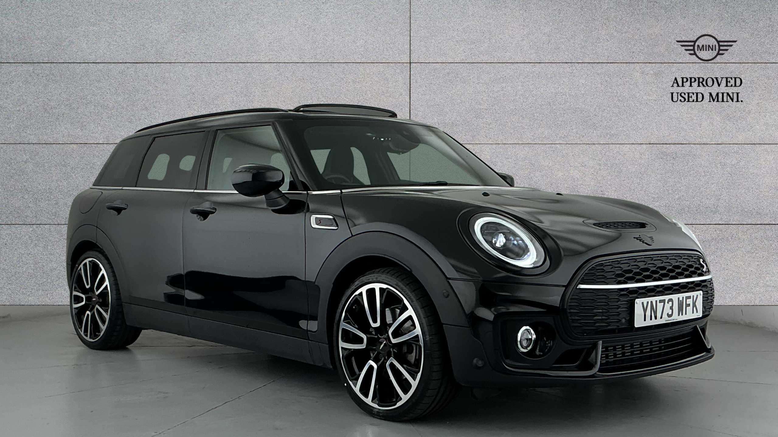 Main listing image - MINI Clubman