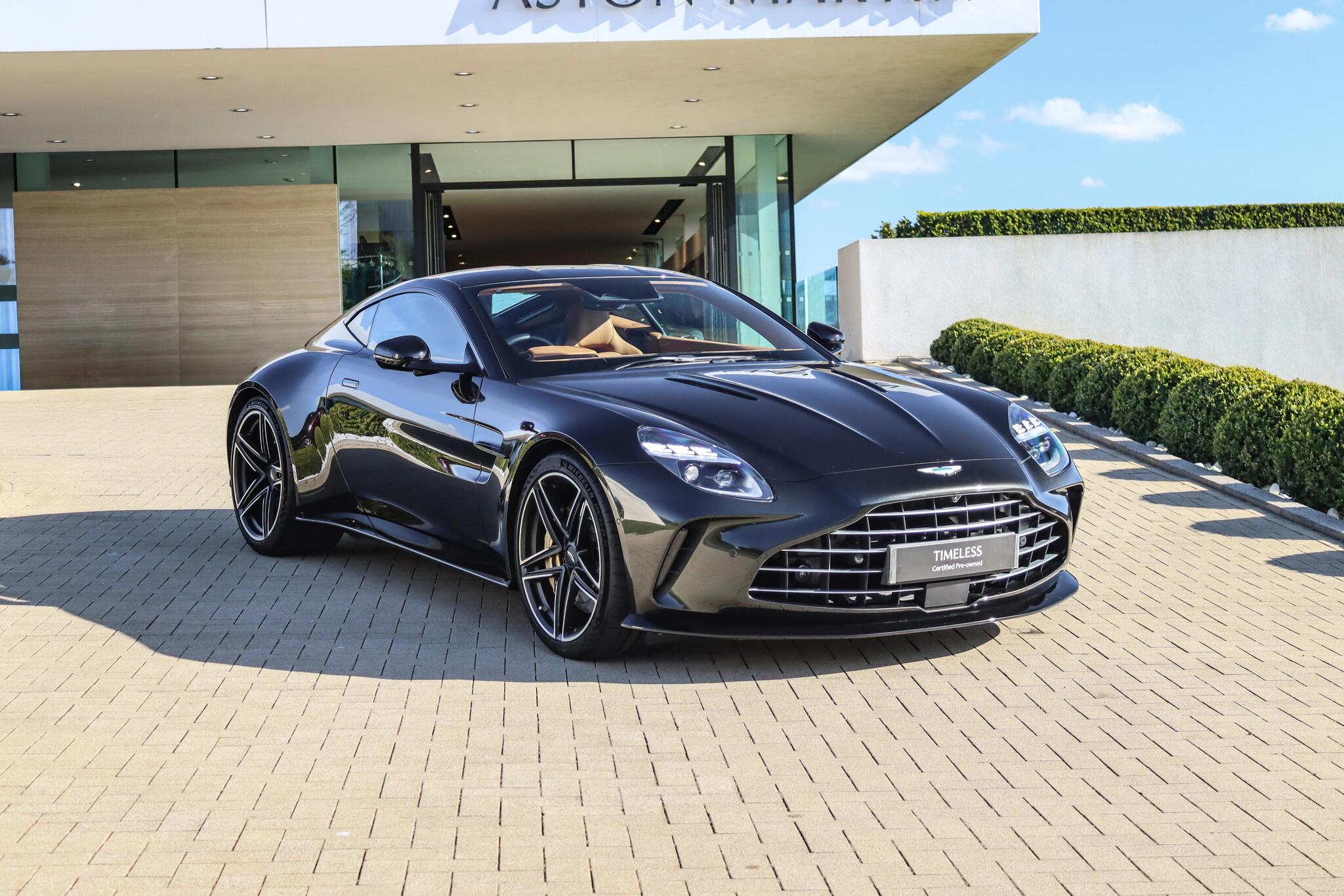 Main listing image - Aston Martin Vantage