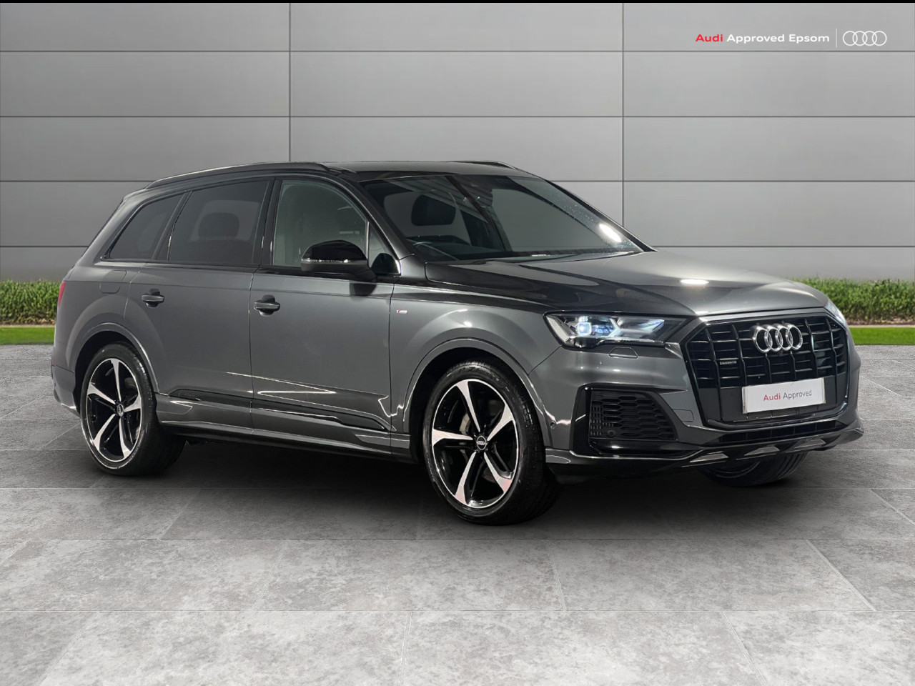 Main listing image - Audi Q7