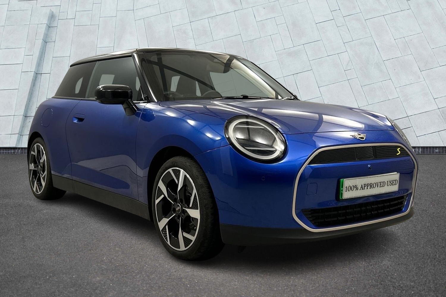 Main listing image - MINI Electric
