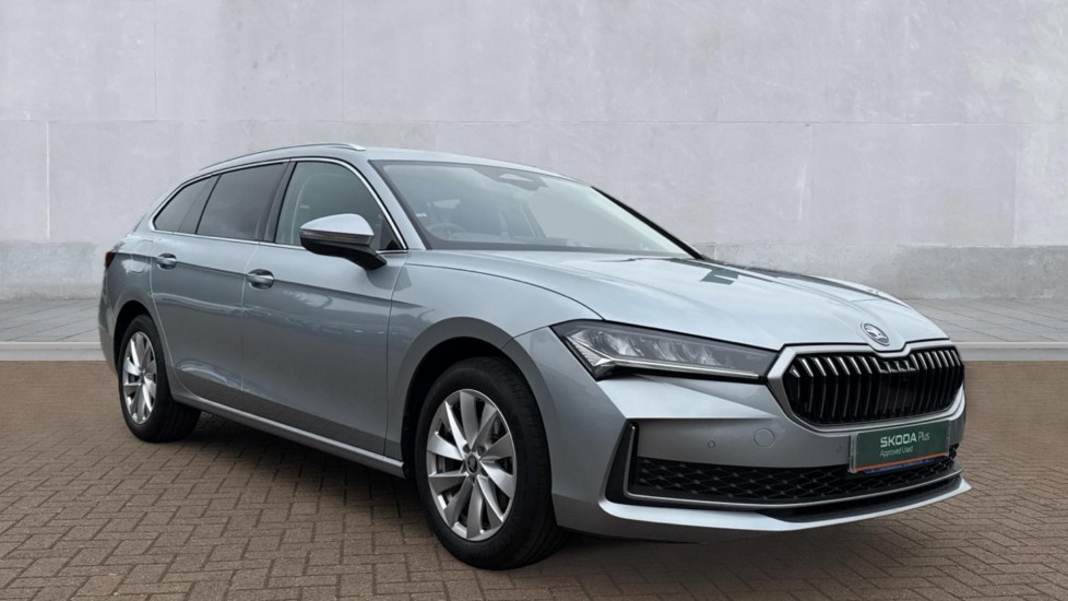 Main listing image - Skoda Superb Estate