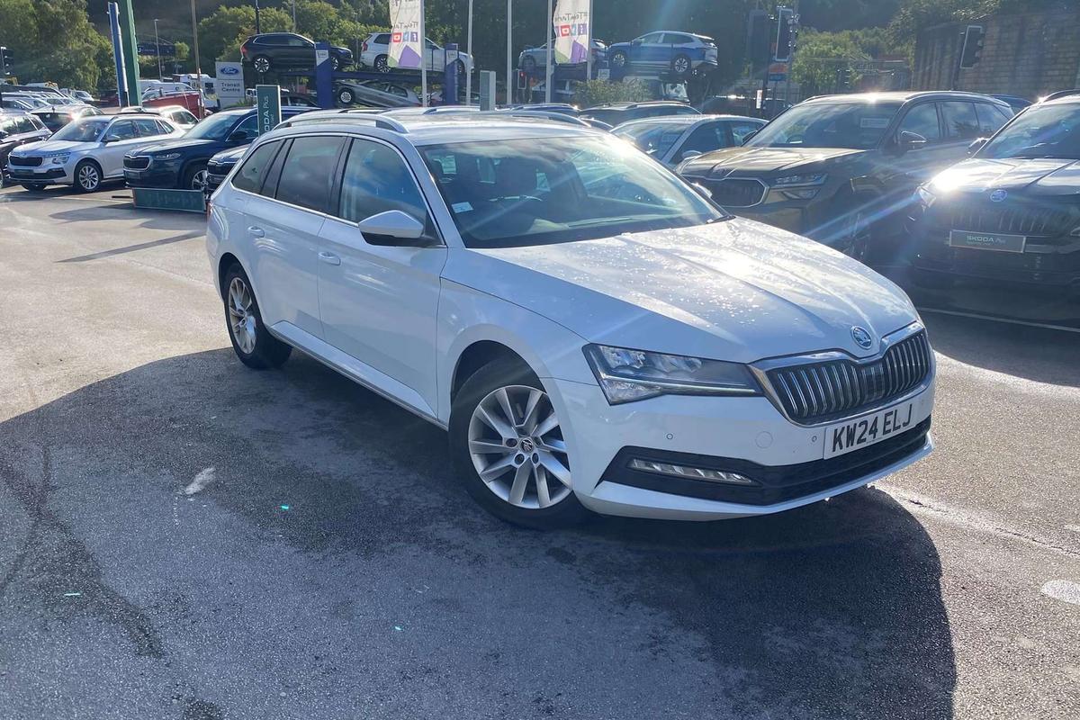 Main listing image - Skoda Superb