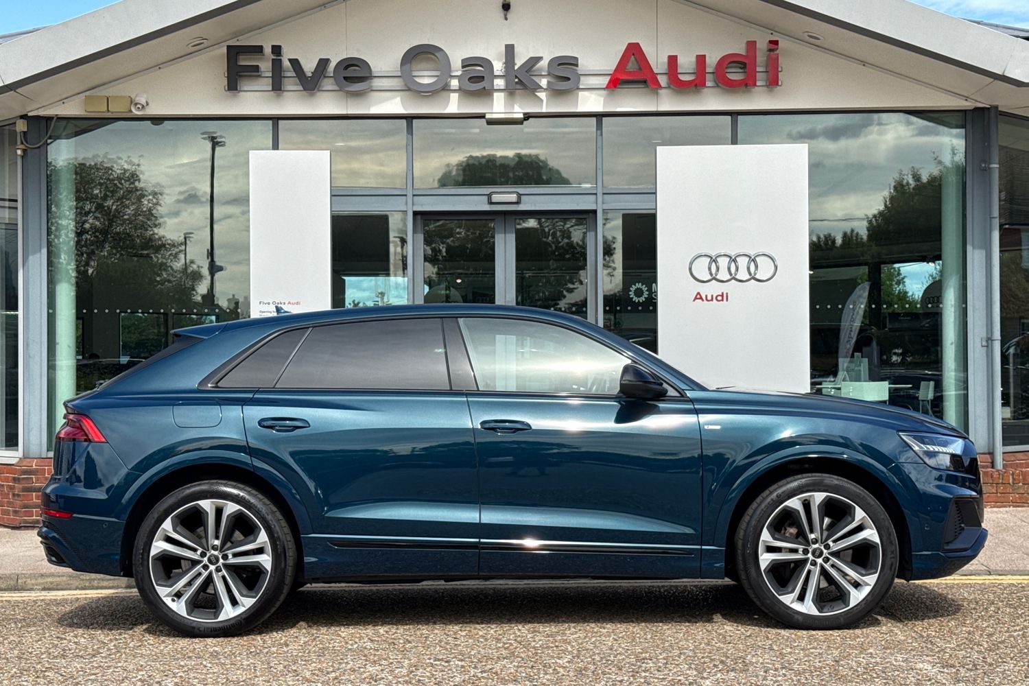 Main listing image - Audi Q8