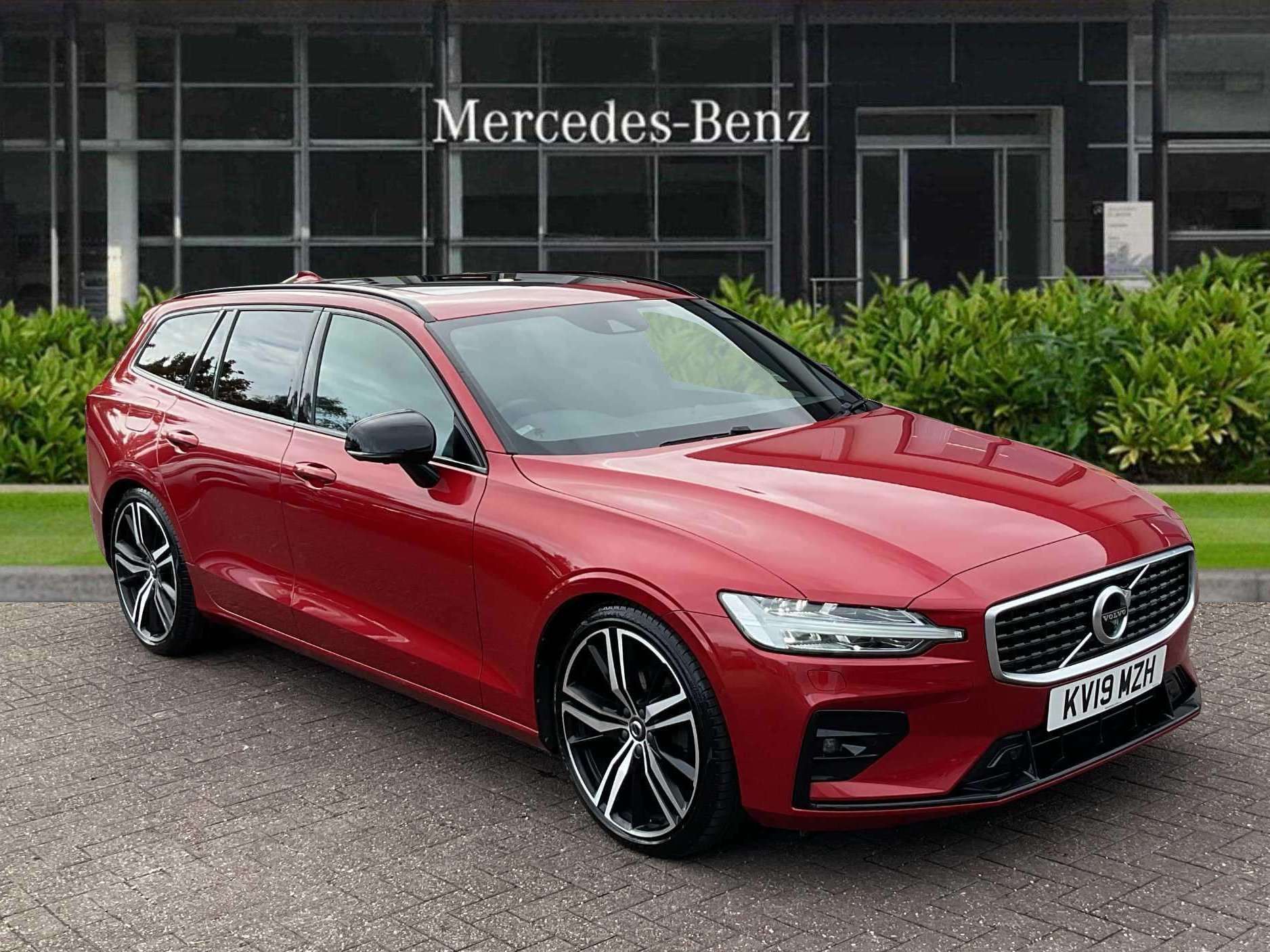 Main listing image - Volvo V60