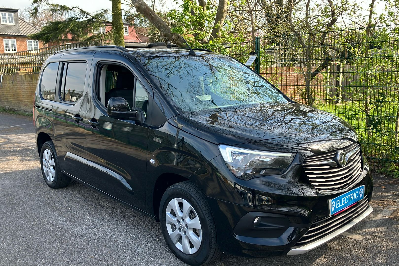Main listing image - Vauxhall Combo Life-e