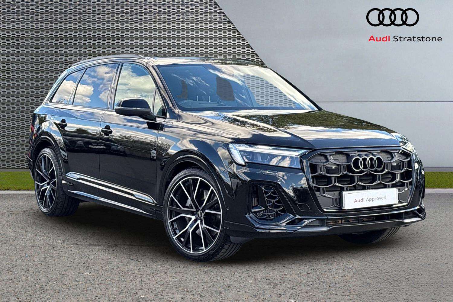 Main listing image - Audi Q7
