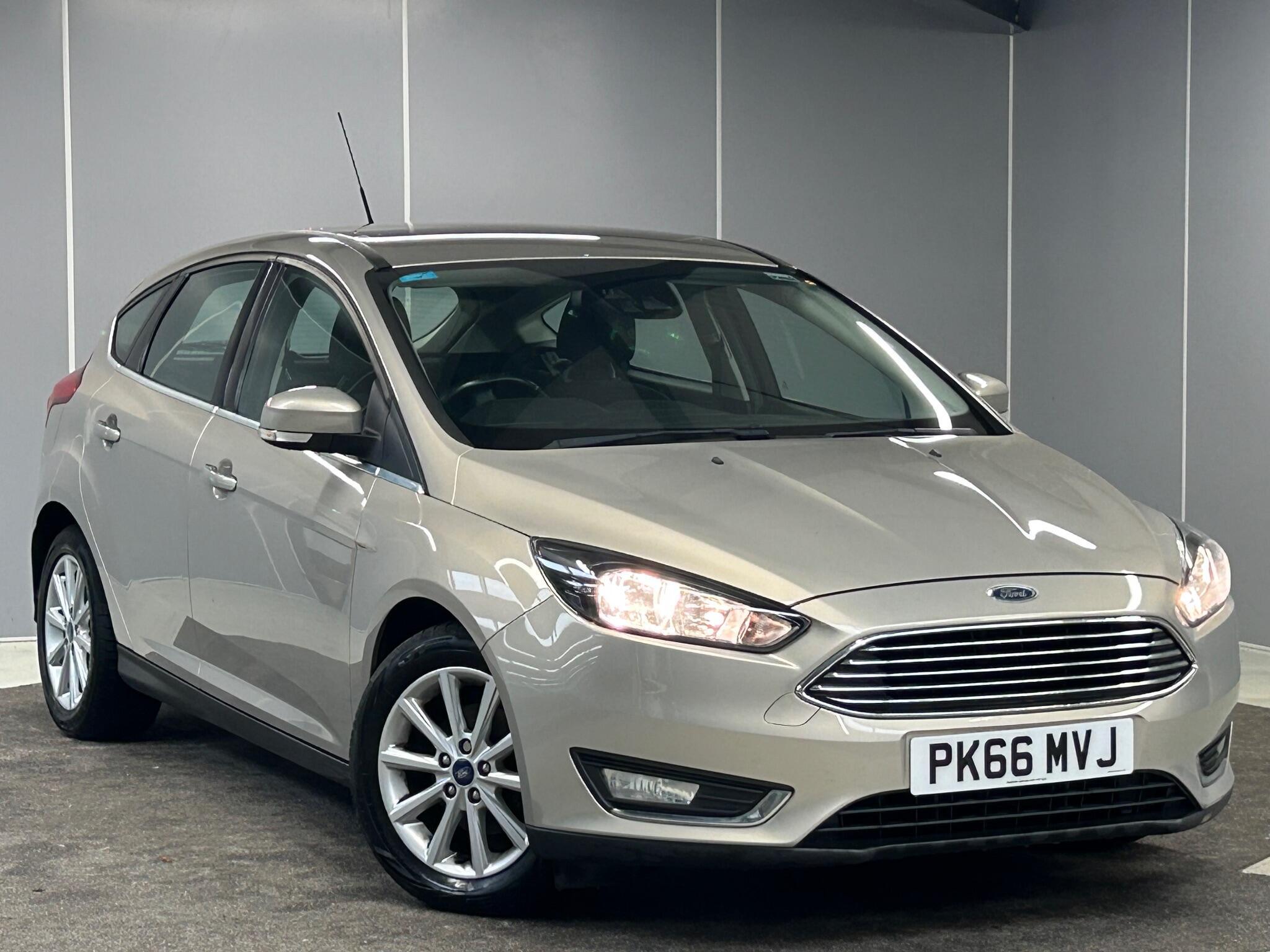 Main listing image - Ford Focus