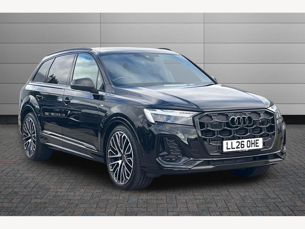 Main listing image - Audi Q7
