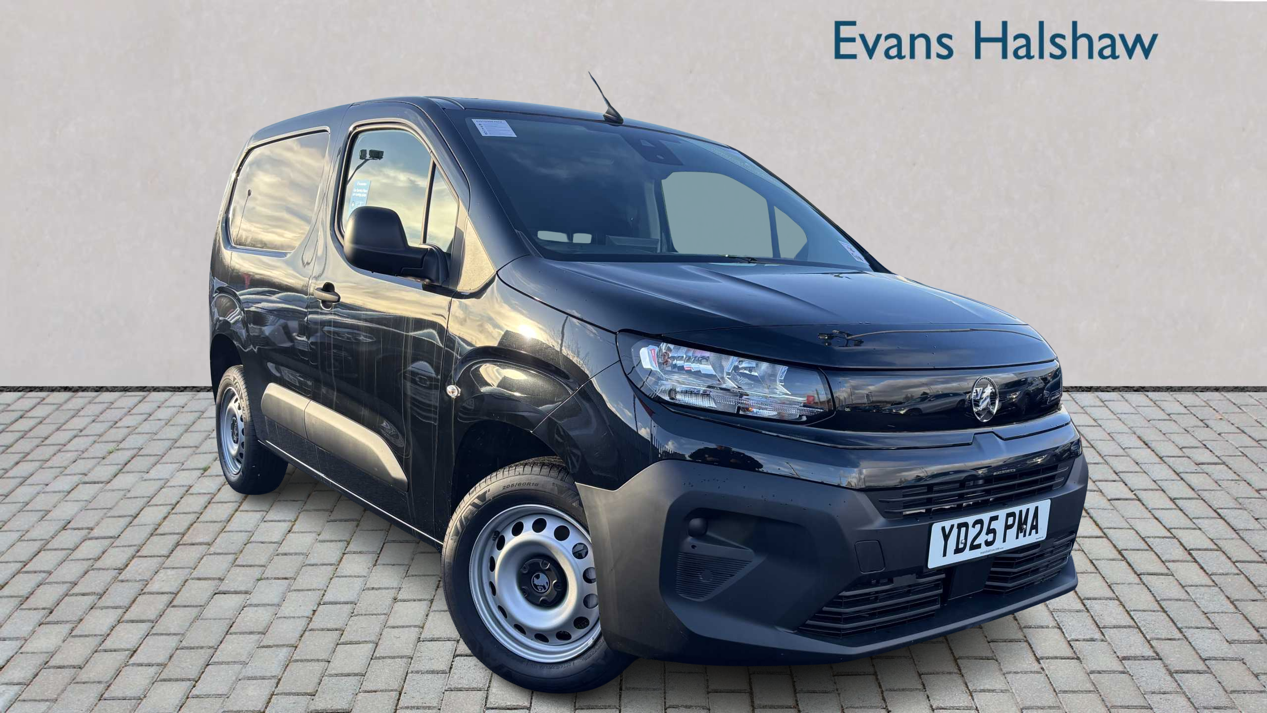 Main listing image - Vauxhall Combo Cargo