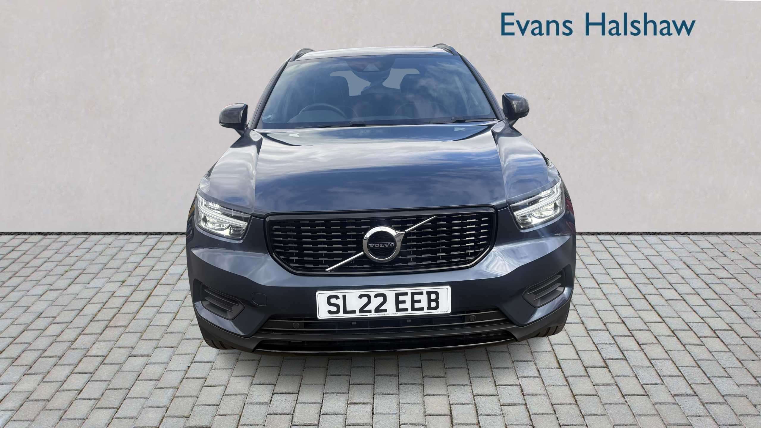 Main listing image - Volvo XC40