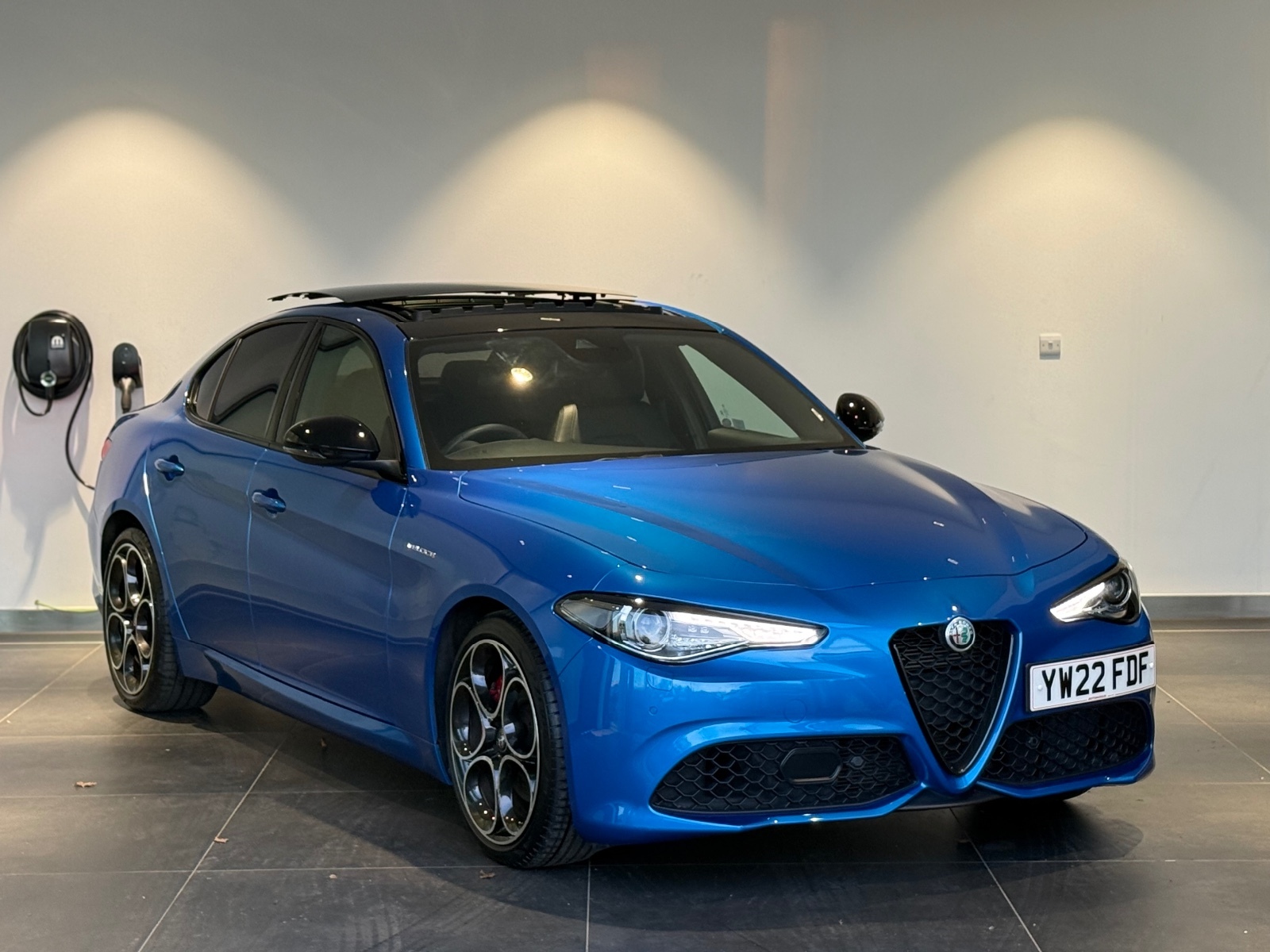 Main listing image - Alfa Romeo Giulia