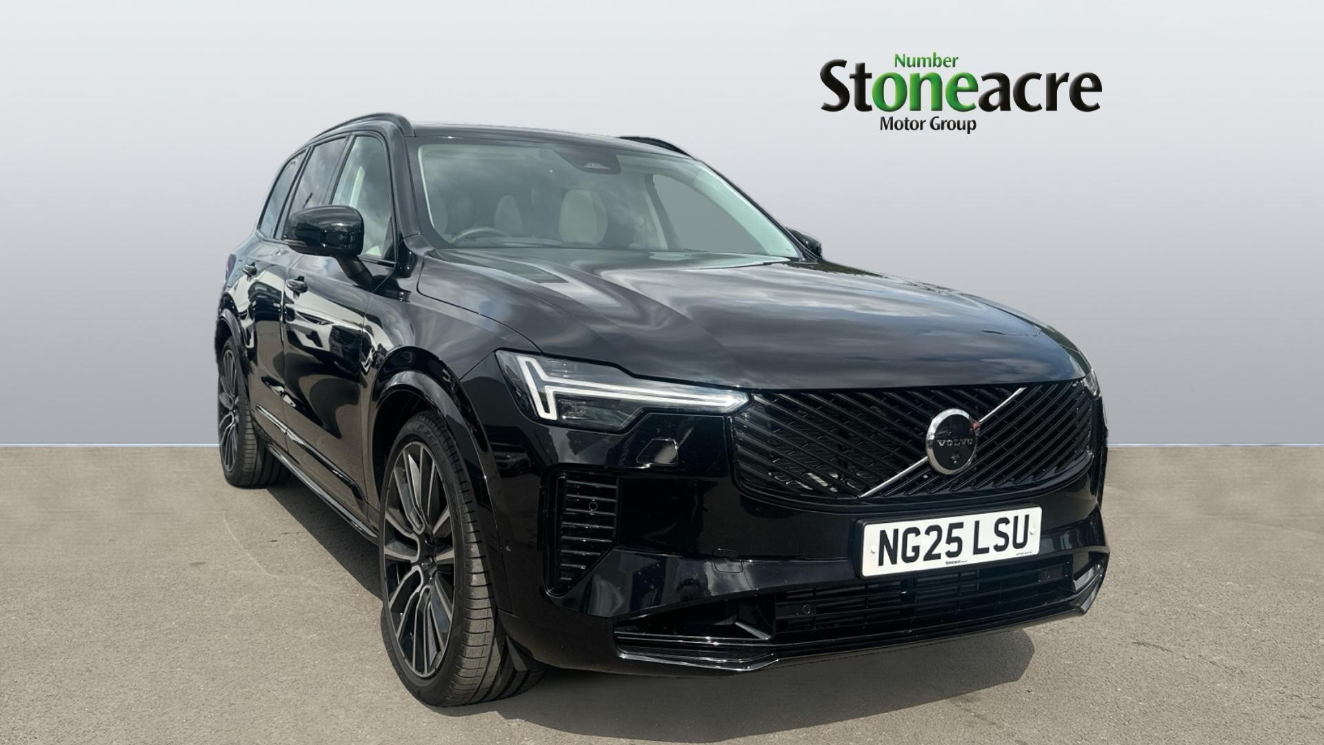 Main listing image - Volvo XC90