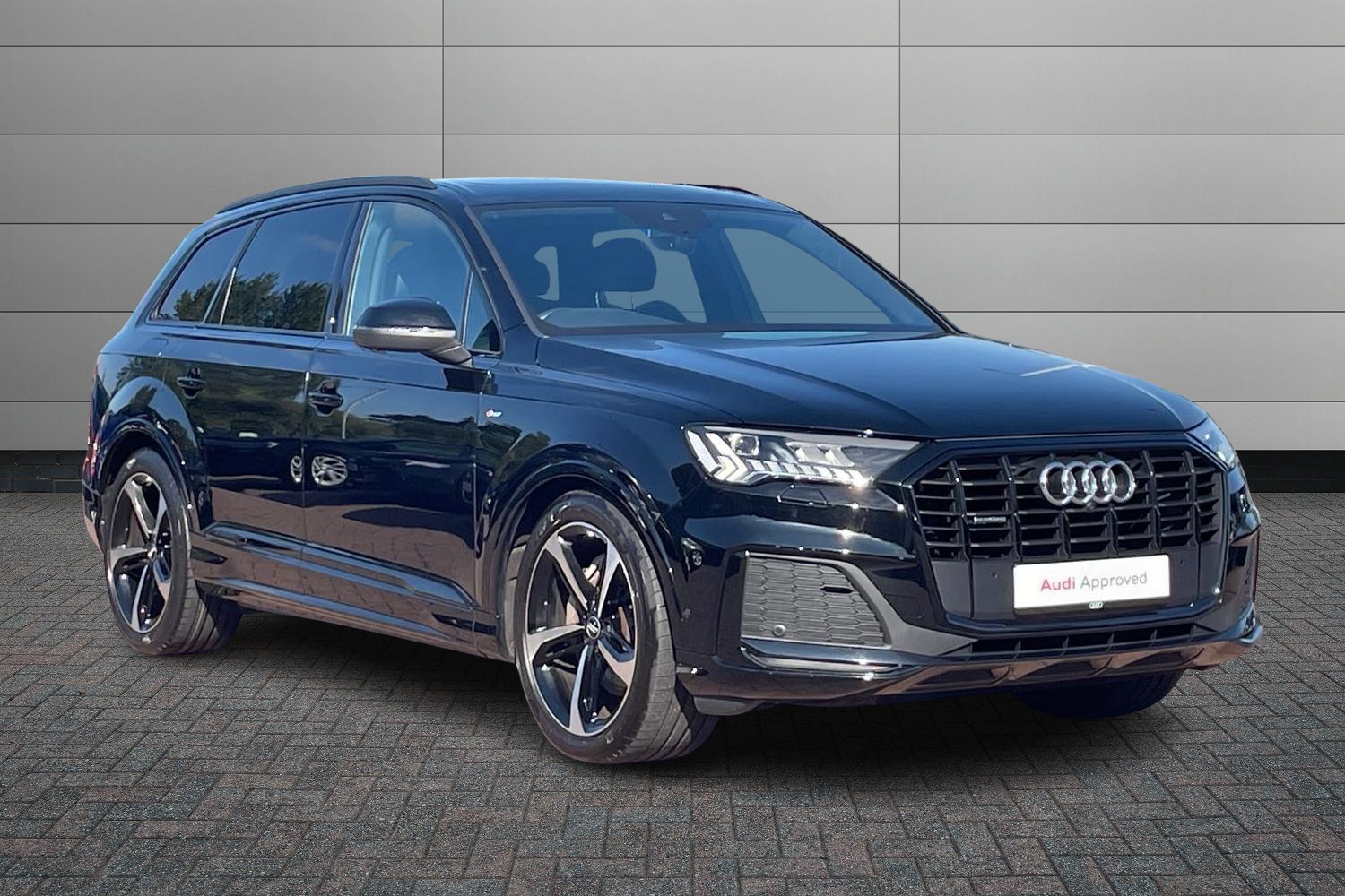 Main listing image - Audi Q7