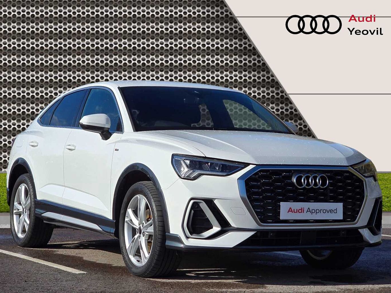 Main listing image - Audi Q3