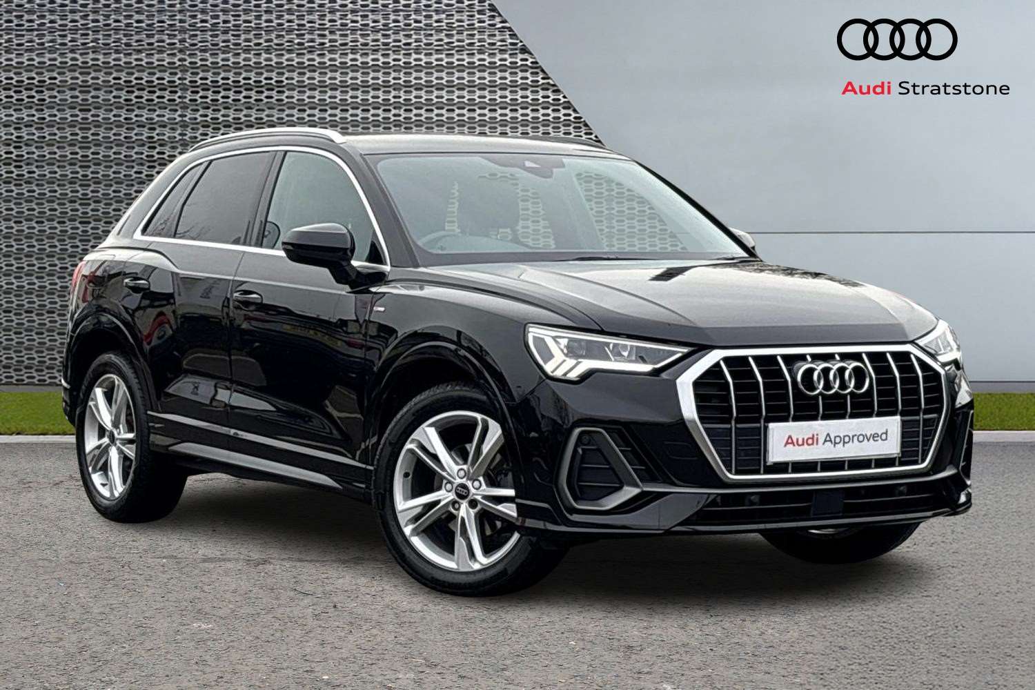 Main listing image - Audi Q3