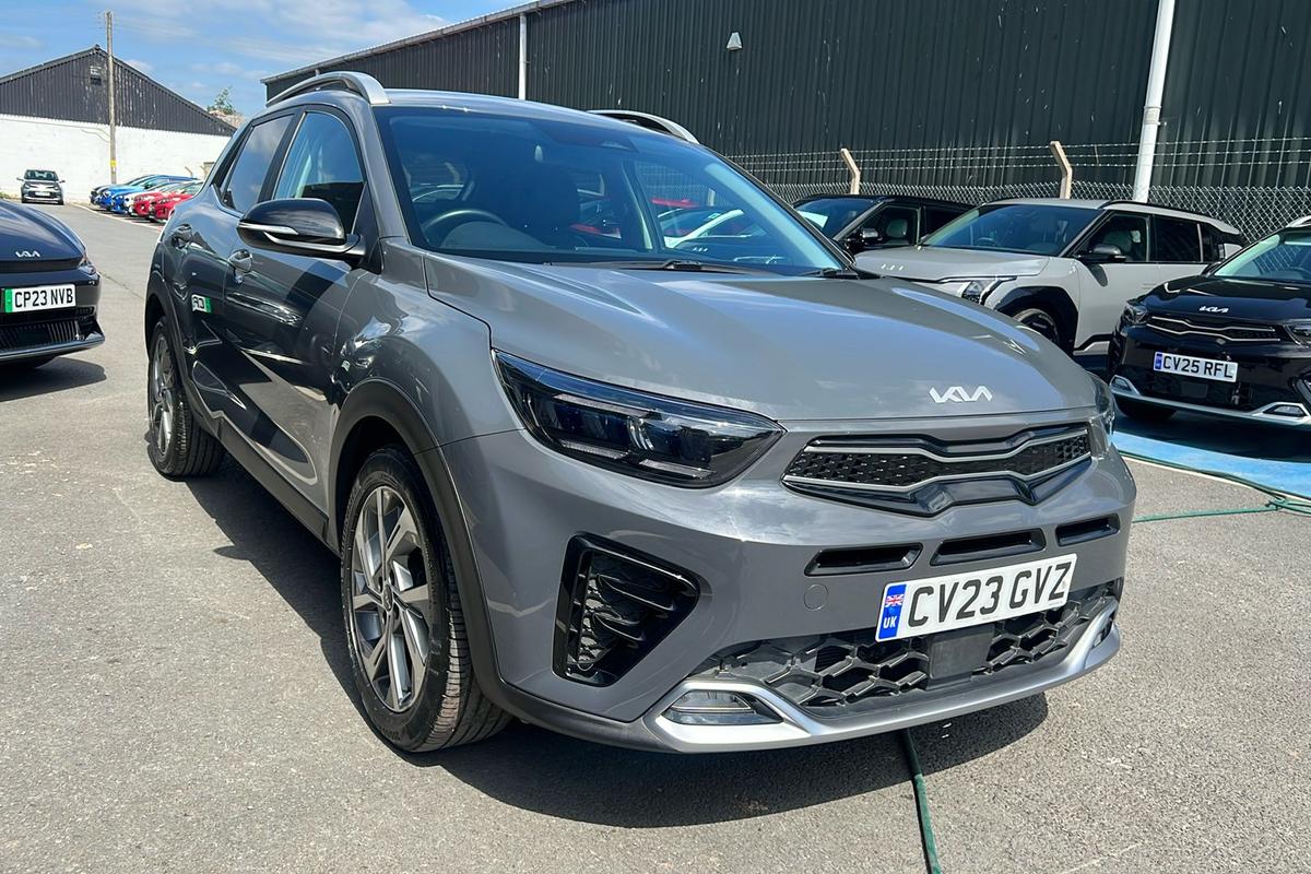 Main listing image - Kia Stonic