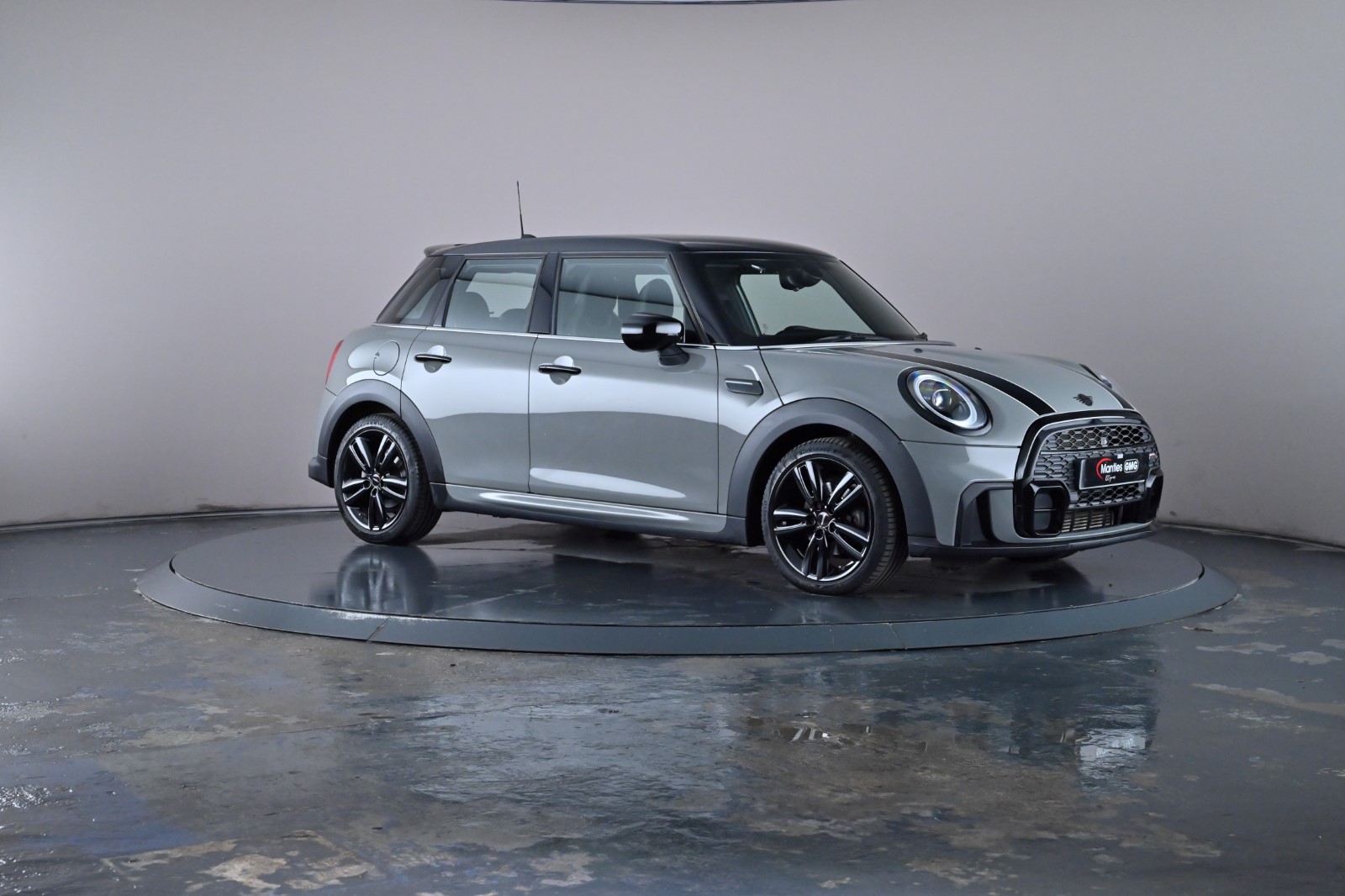 Main listing image - MINI Hatchback 5dr