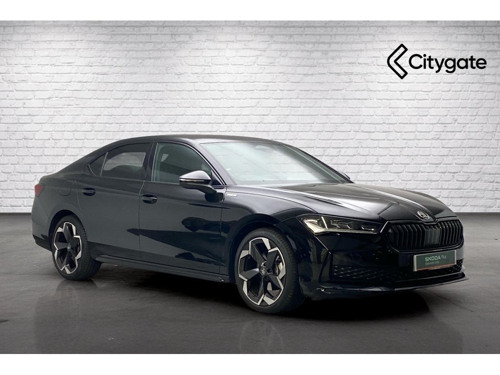 Main listing image - Skoda Superb