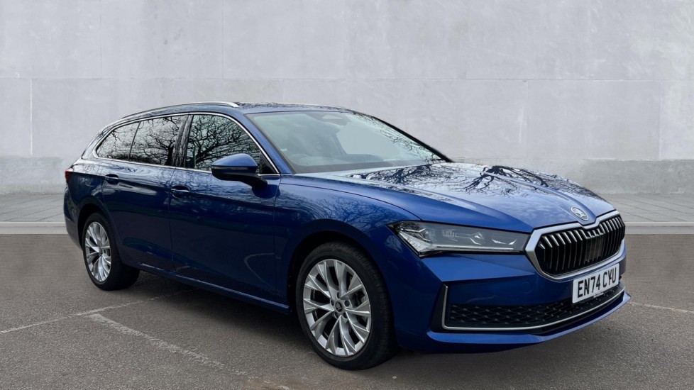 Main listing image - Skoda Superb Estate